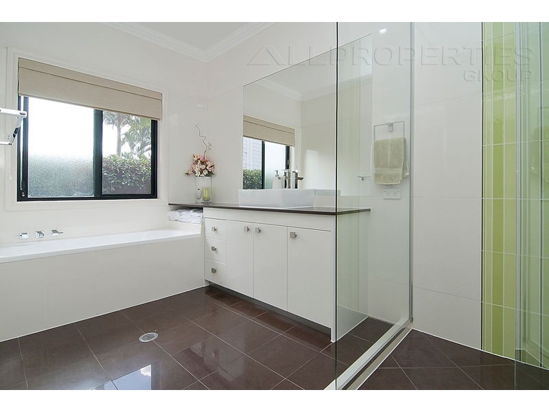 16 Santa Cruz Place, Forest Lake QLD 4078