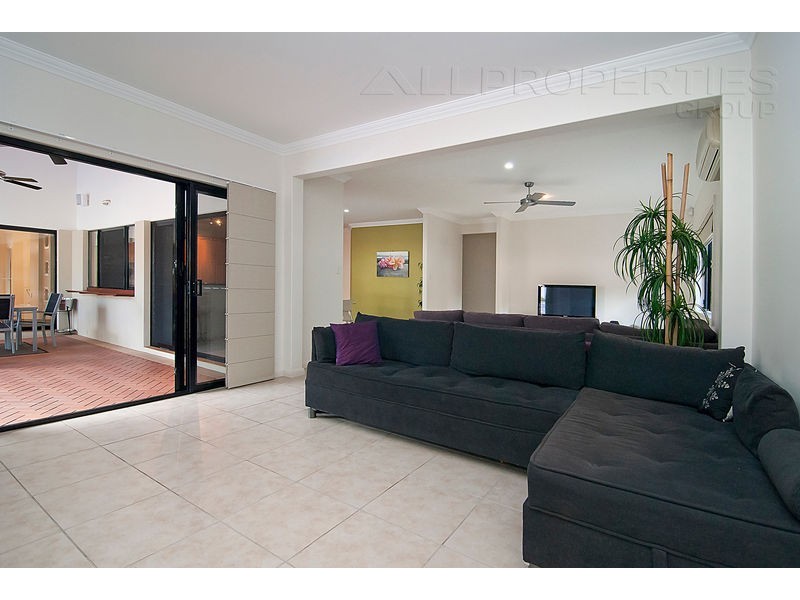 16 Santa Cruz Place, Forest Lake QLD 4078