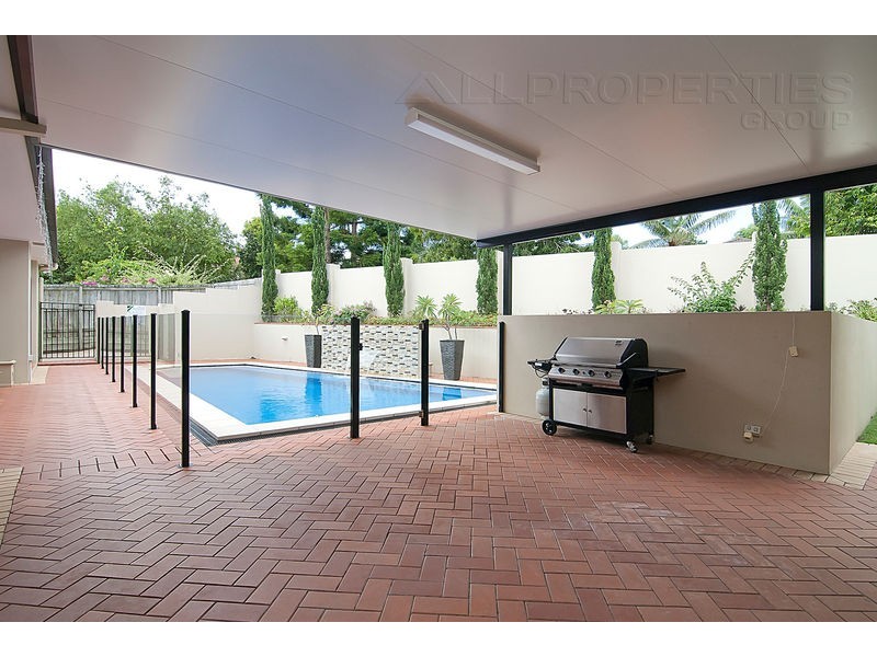 16 Santa Cruz Place, Forest Lake QLD 4078