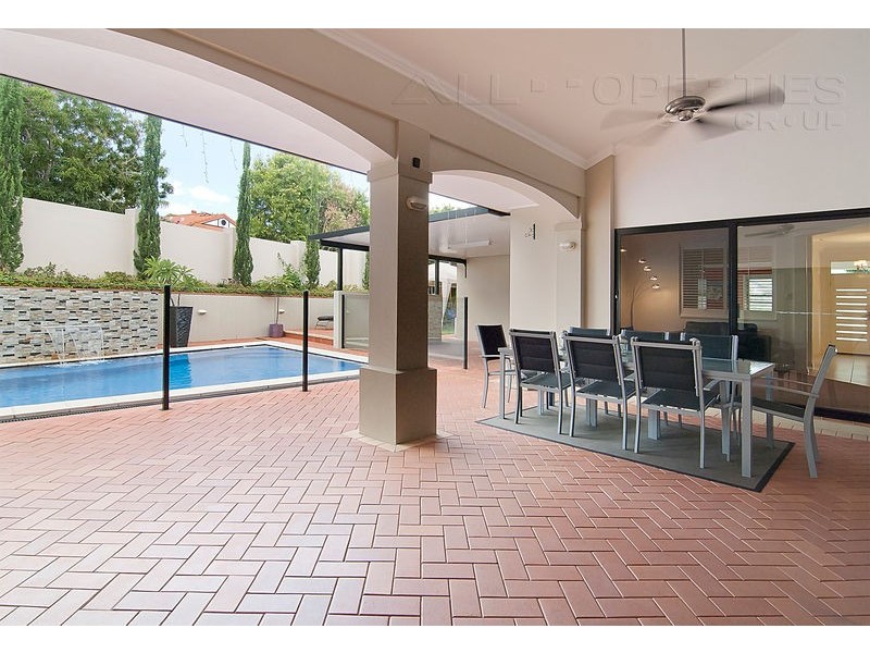 16 Santa Cruz Place, Forest Lake QLD 4078