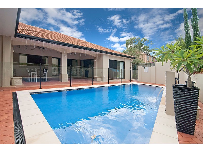 16 Santa Cruz Place, Forest Lake QLD 4078