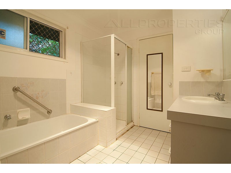 29 Redgum Drive, Regents Park QLD 4118