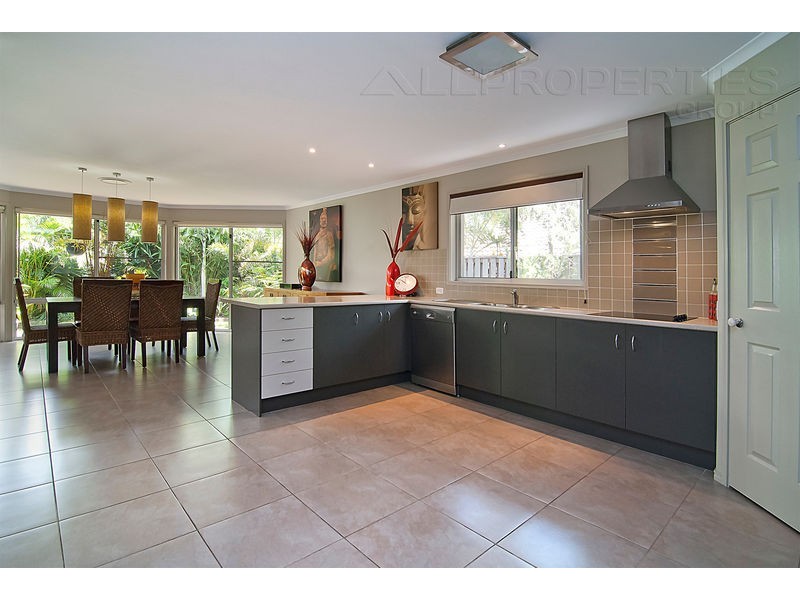 22 Cypress St, Heathwood QLD 4110