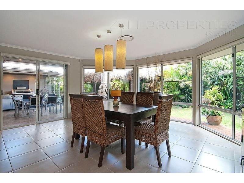 22 Cypress St, Heathwood QLD 4110