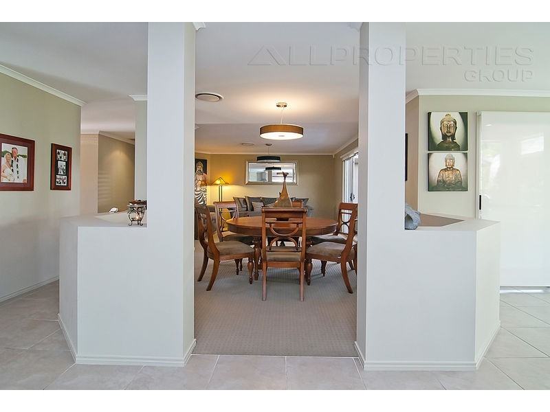 22 Cypress St, Heathwood QLD 4110