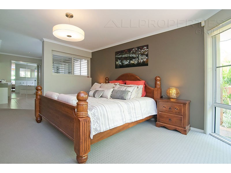 22 Cypress St, Heathwood QLD 4110