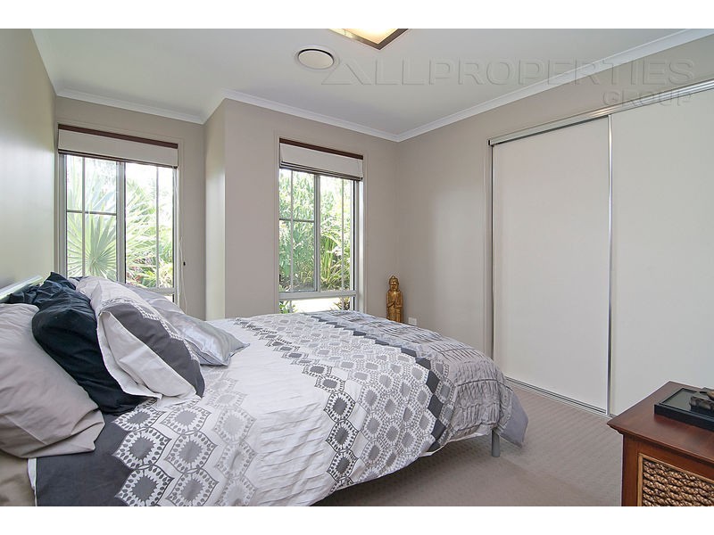 22 Cypress St, Heathwood QLD 4110