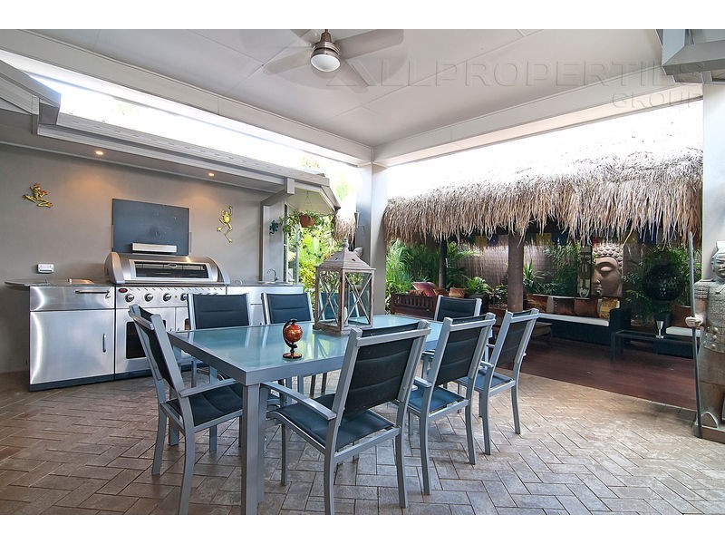 22 Cypress St, Heathwood QLD 4110