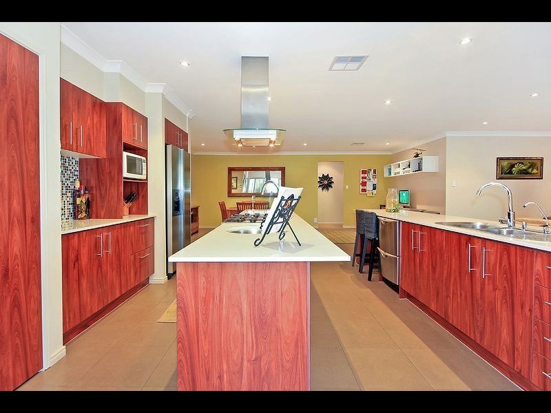 12 Aspen St, Heathwood QLD 4110