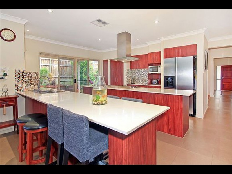 12 Aspen St, Heathwood QLD 4110