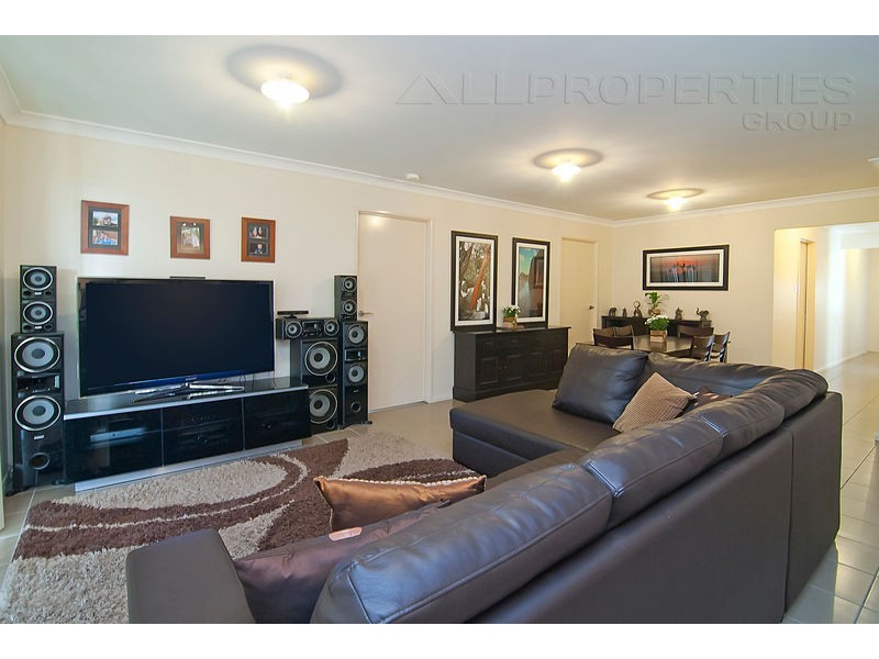 4 Jenny McMahon Ct, Goodna QLD 4300