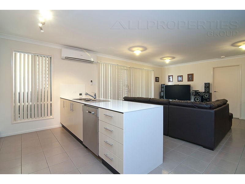 4 Jenny McMahon Ct, Goodna QLD 4300