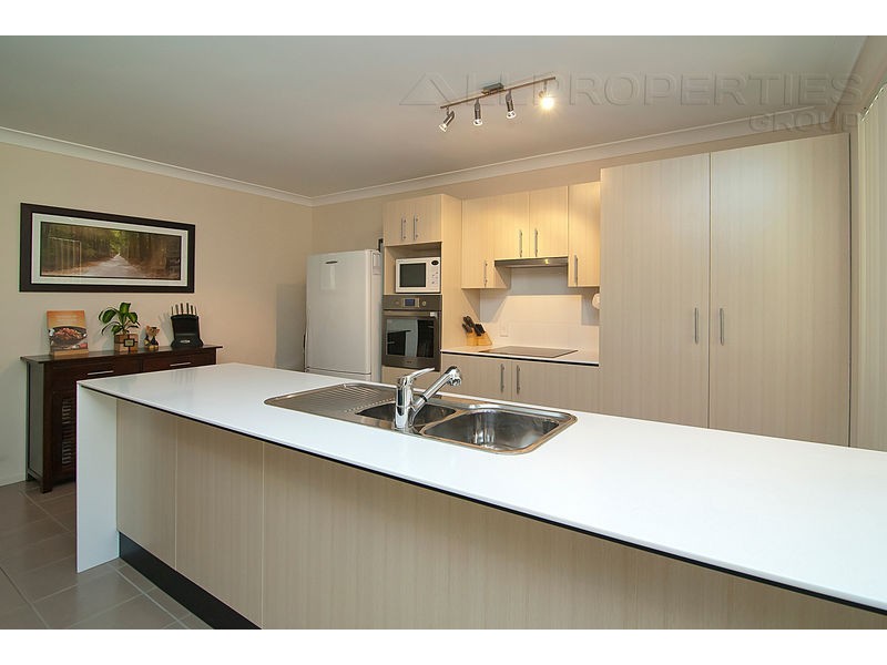 4 Jenny McMahon Ct, Goodna QLD 4300