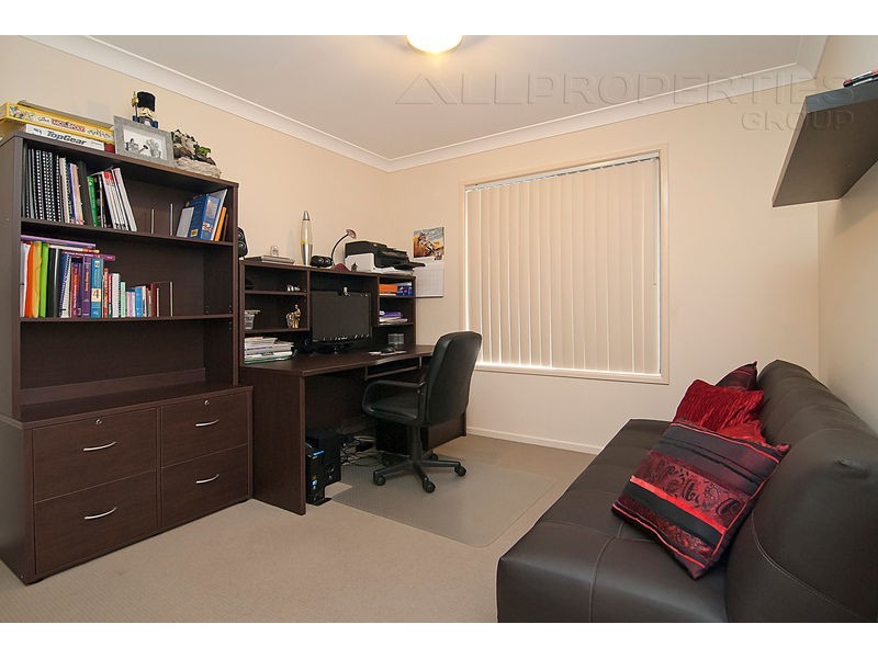 4 Jenny McMahon Ct, Goodna QLD 4300