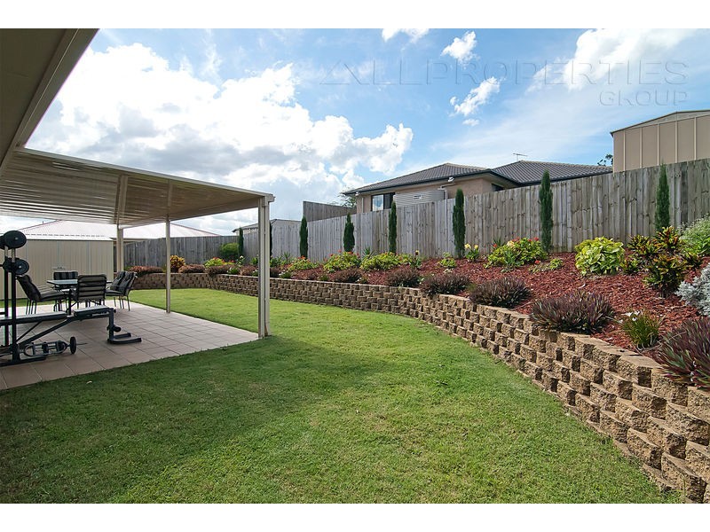 4 Jenny McMahon Ct, Goodna QLD 4300