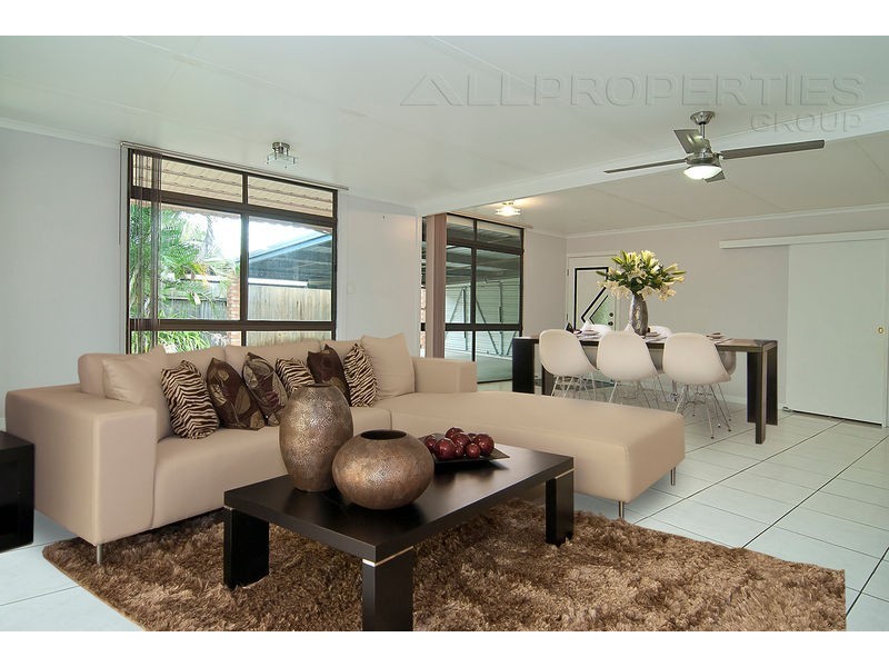 14 Conifer Street, Hillcrest QLD 4118