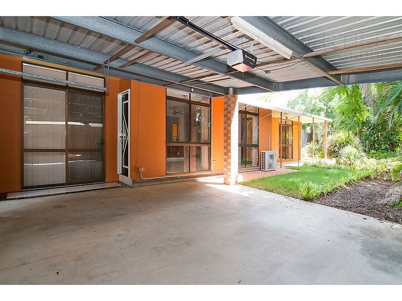 14 Conifer Street, Hillcrest QLD 4118