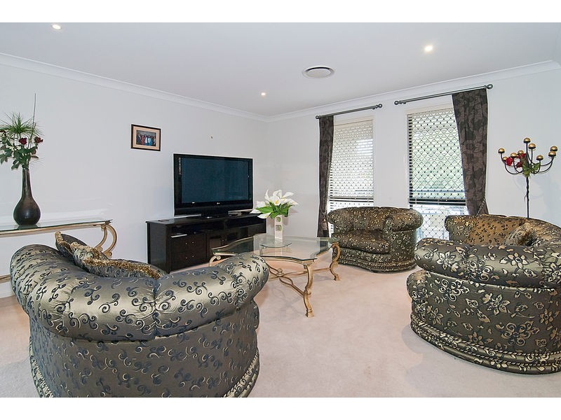 17 Stringybark Cr, Heathwood QLD 4110