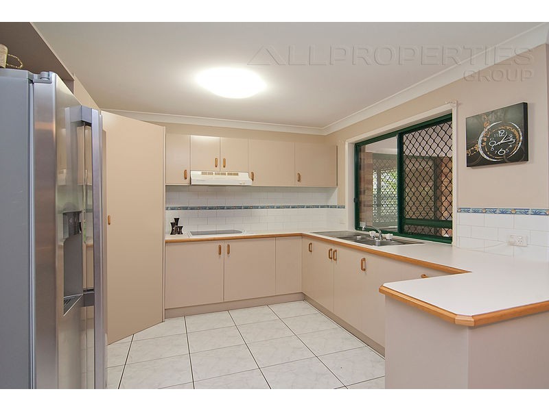 9 Scarlet Place, Forest Lake QLD 4078