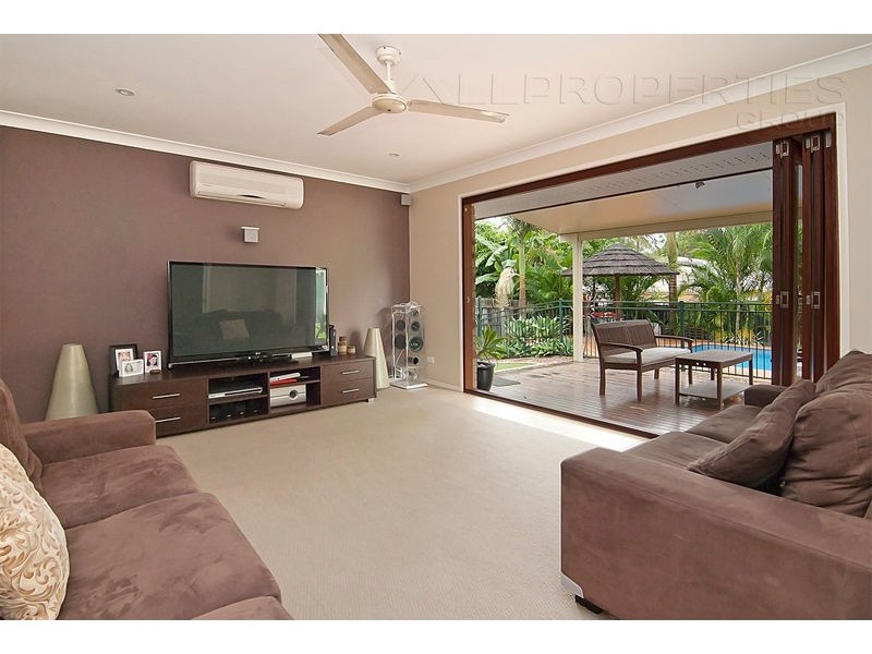 9 Scarlet Place, Forest Lake QLD 4078