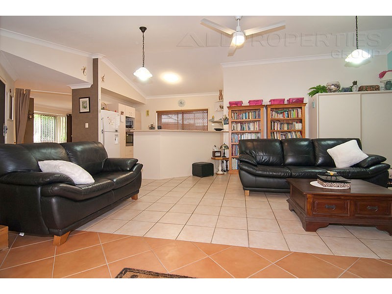 33 Hampstead Street, Forest Lake QLD 4078