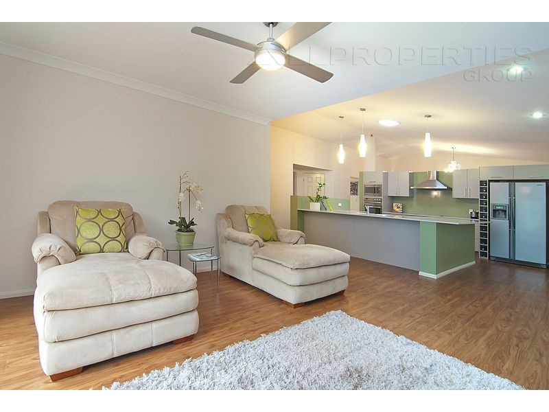 5 Bellthorpe Place, Forest Lake QLD 4078