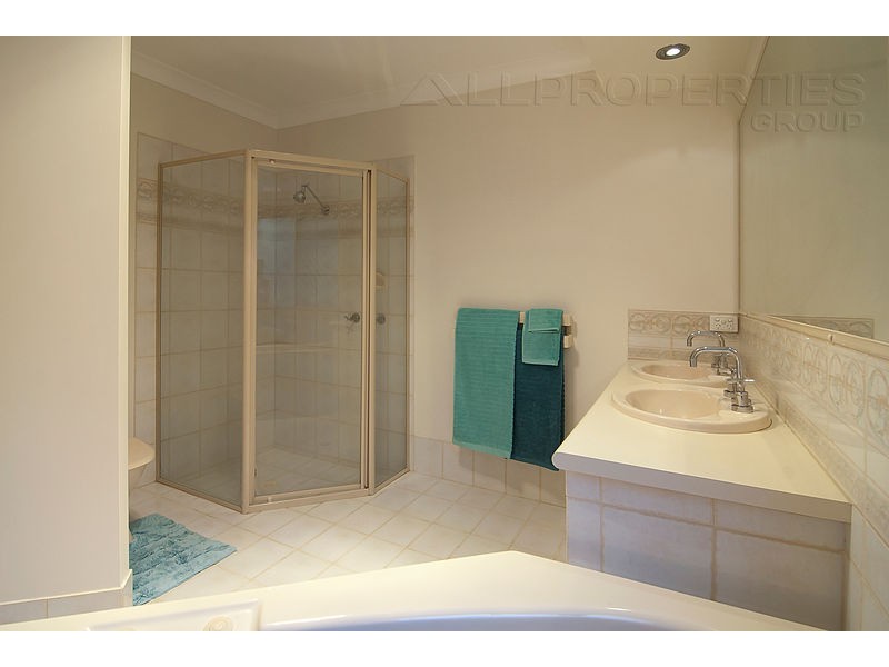 5 Bellthorpe Place, Forest Lake QLD 4078