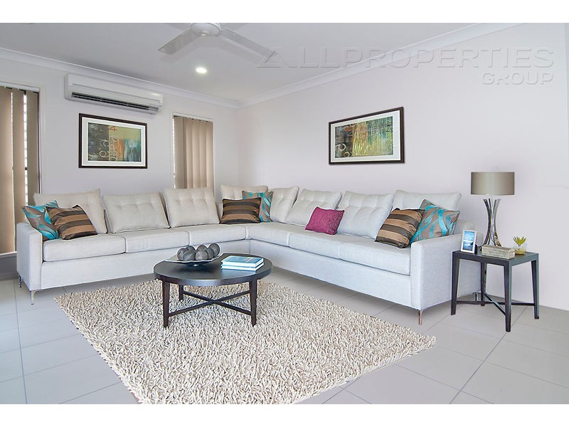37 Lakes Entrance Dr, Springfield Lakes QLD 4300