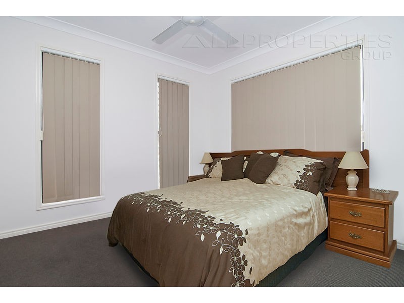 37 Lakes Entrance Dr, Springfield Lakes QLD 4300