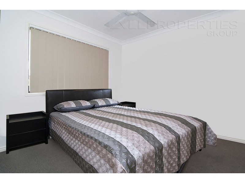 37 Lakes Entrance Dr, Springfield Lakes QLD 4300