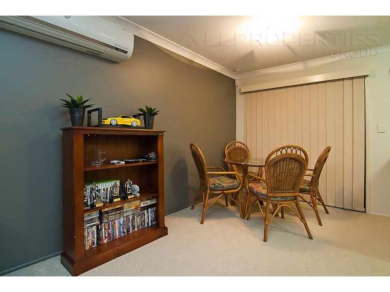 4 BOTTLEBRUSH DRIVE, Regents Park QLD 4118