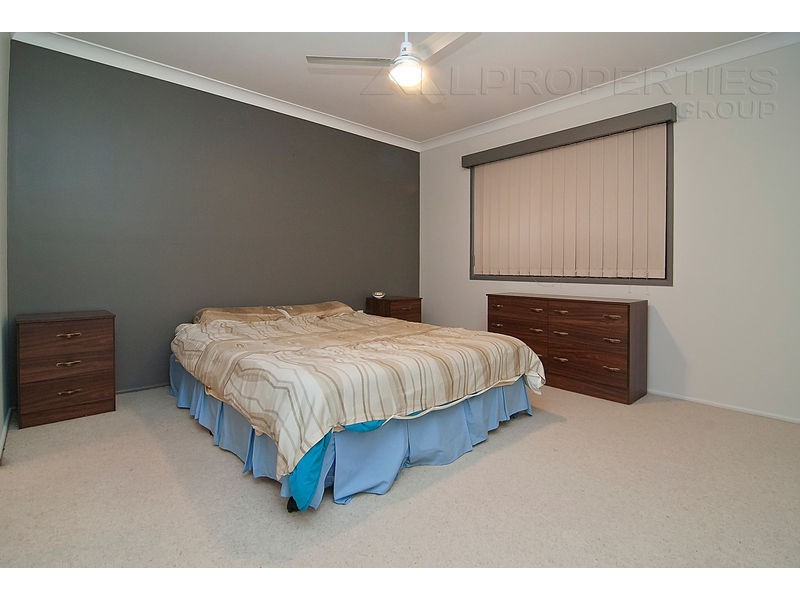 4 BOTTLEBRUSH DRIVE, Regents Park QLD 4118