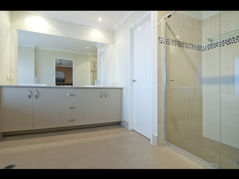 20 Melaleuca St, Heathwood QLD 4110