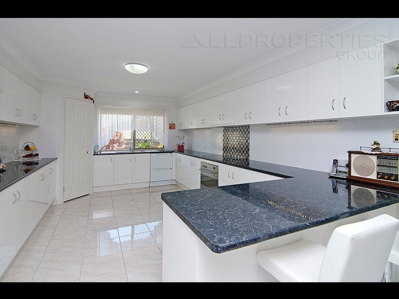 21 Barcombe Drive, Berrinba QLD 4117
