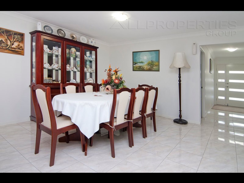 21 Barcombe Drive, Berrinba QLD 4117