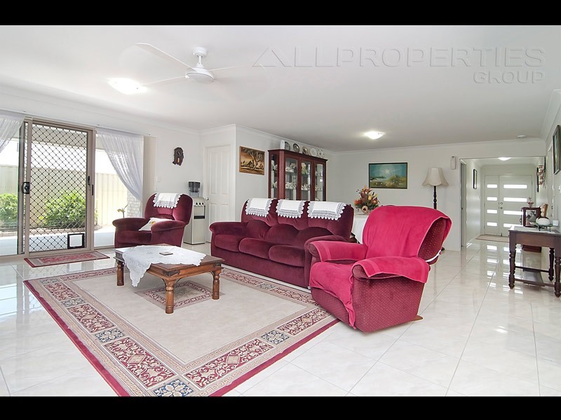 21 Barcombe Drive, Berrinba QLD 4117