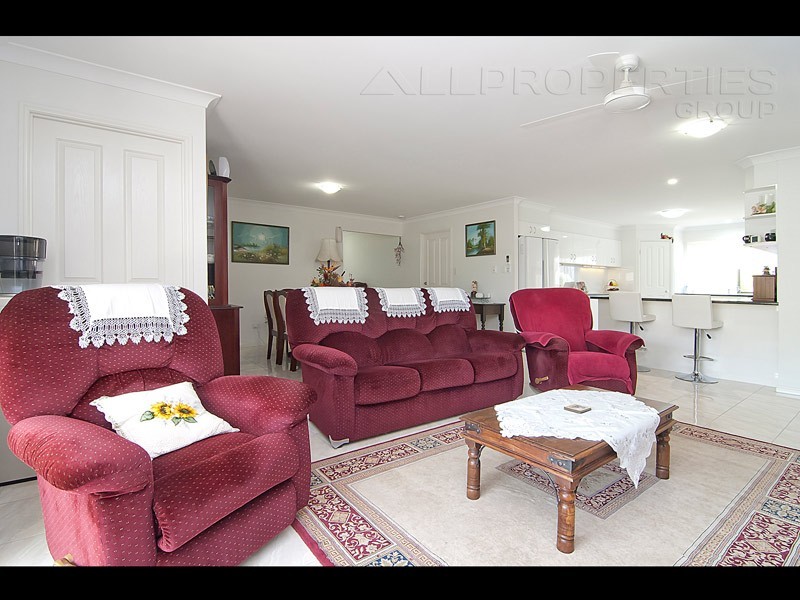 21 Barcombe Drive, Berrinba QLD 4117