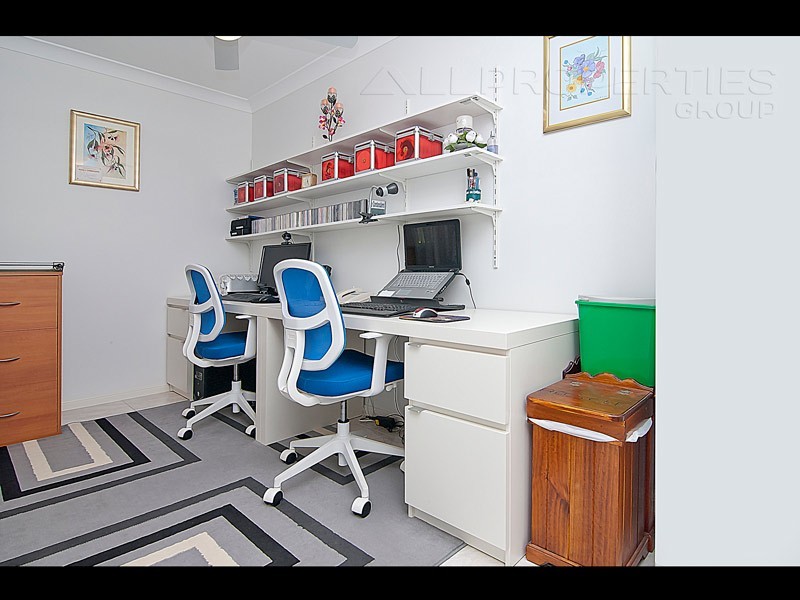 21 Barcombe Drive, Berrinba QLD 4117