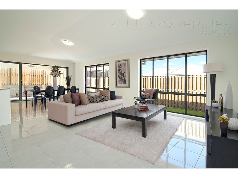 5 Bunderoo Circuit, Pimpama QLD 4209