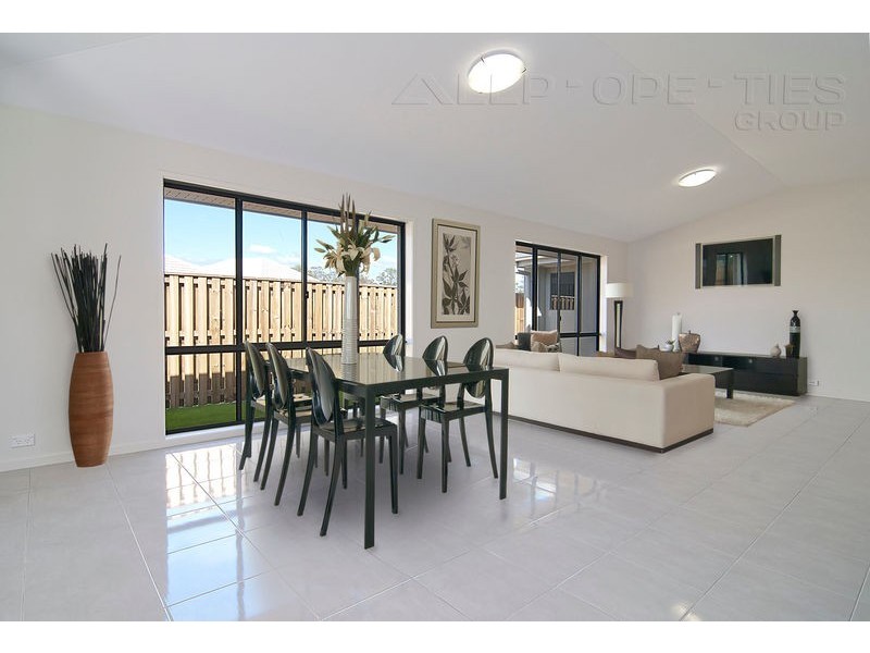 5 Bunderoo Circuit, Pimpama QLD 4209