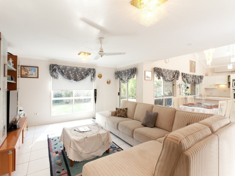 21 Lakewood Ave, Parkinson QLD 4115