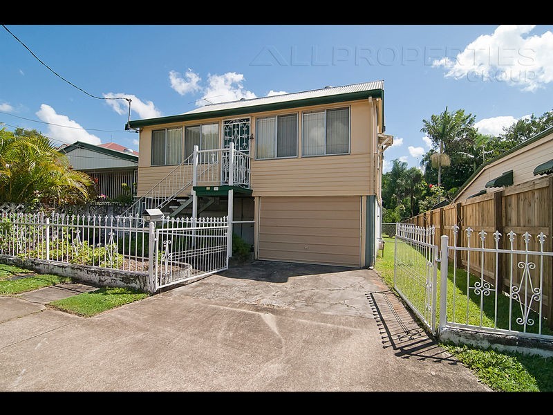 13 Earl St, Greenslopes QLD 4120