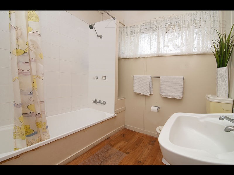 6 Birrell St, Leichhardt QLD 4305