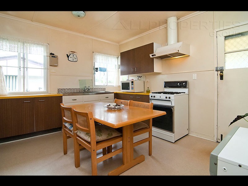 6 Birrell St, Leichhardt QLD 4305