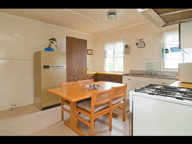 6 Birrell St, Leichhardt QLD 4305