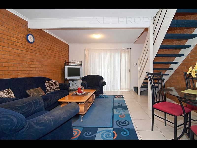 9/3 Costata Street, Hillcrest QLD 4118