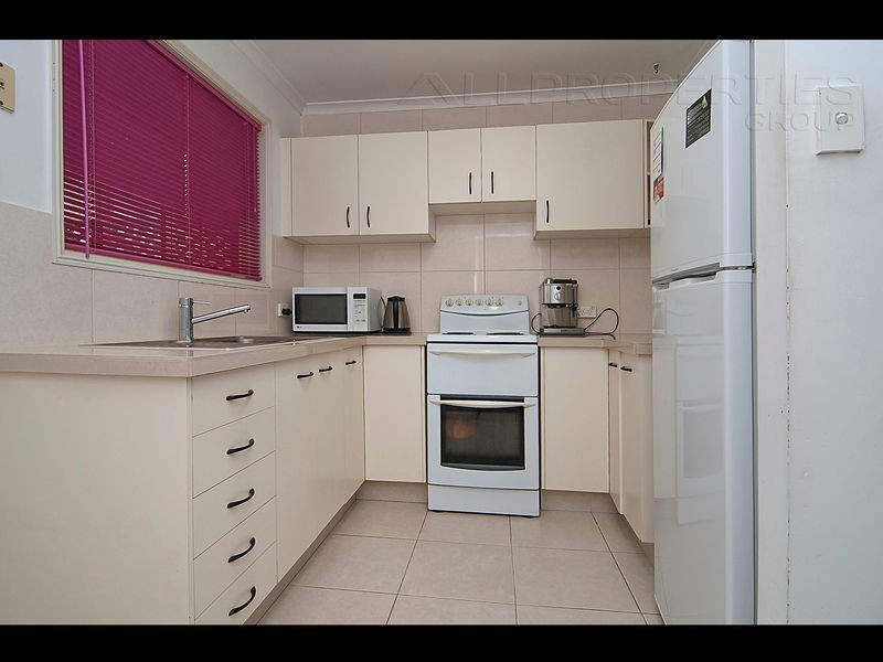 9/3 Costata Street, Hillcrest QLD 4118