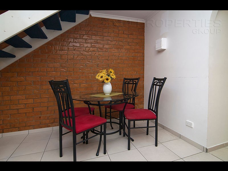 9/3 Costata Street, Hillcrest QLD 4118