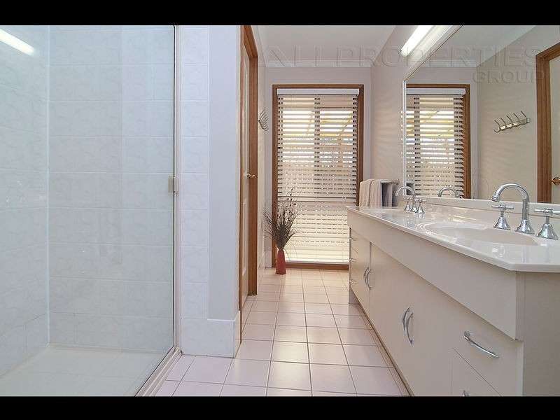 5 Gragin Pl, Parkinson QLD 4115