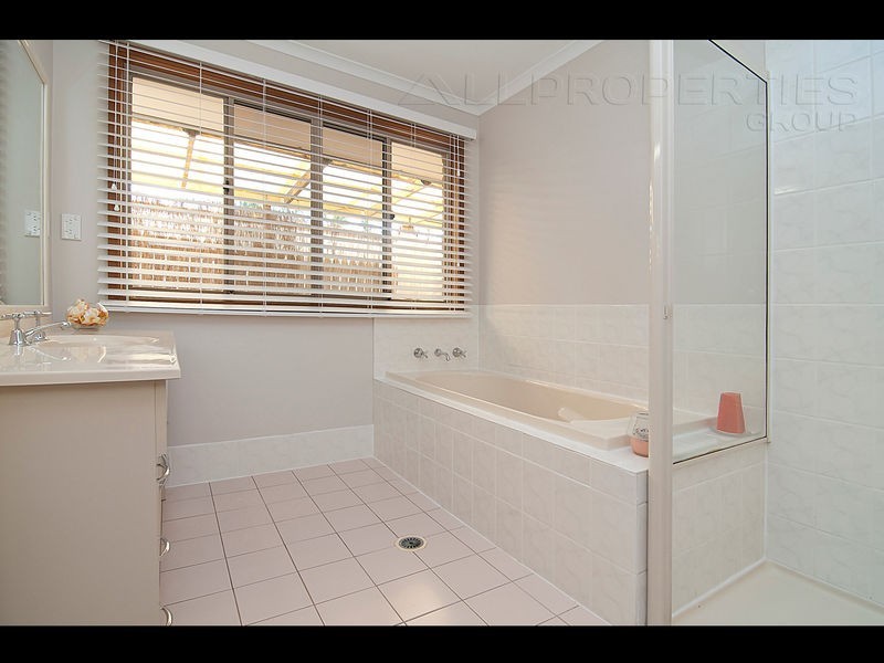 5 Gragin Pl, Parkinson QLD 4115